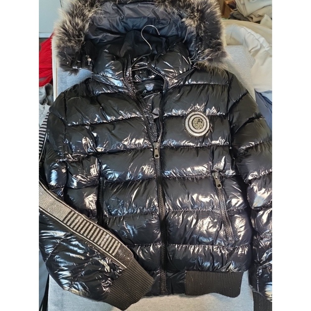 Switch Remarkable Black Shiny Puffer Jacket Lion Rhinestone Faux Fur Hood M